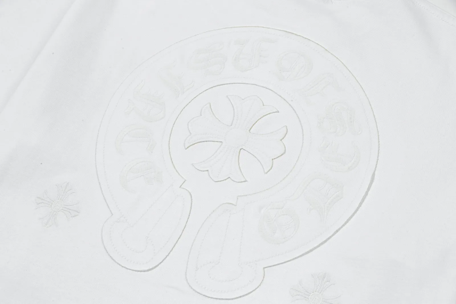 🅿️200 [CH Crow Heart] 2025FW short-sleeved T-shirt, patch embroidery, high-end 26s double yarn 300g fabric, heavy fabric, custom stretcher rib, same cylinder and dye, complete three standards, same style for men and women, color: black, white, size: S M L XL 2XL